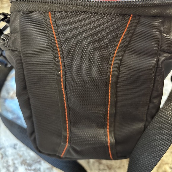 Case Logic Padded Digital Camera Case W/ 3 Zippered Pockets Shoulder Strap - Picture 7 of 8